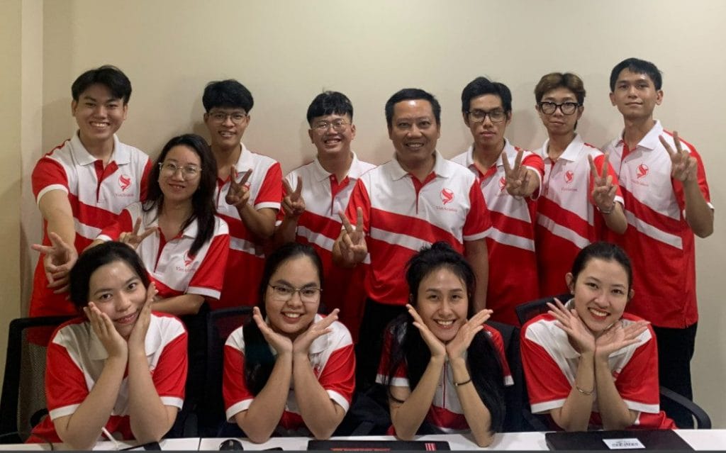 Đội ngũ nhân viên trẻ trung - nhiệt tình của VAC