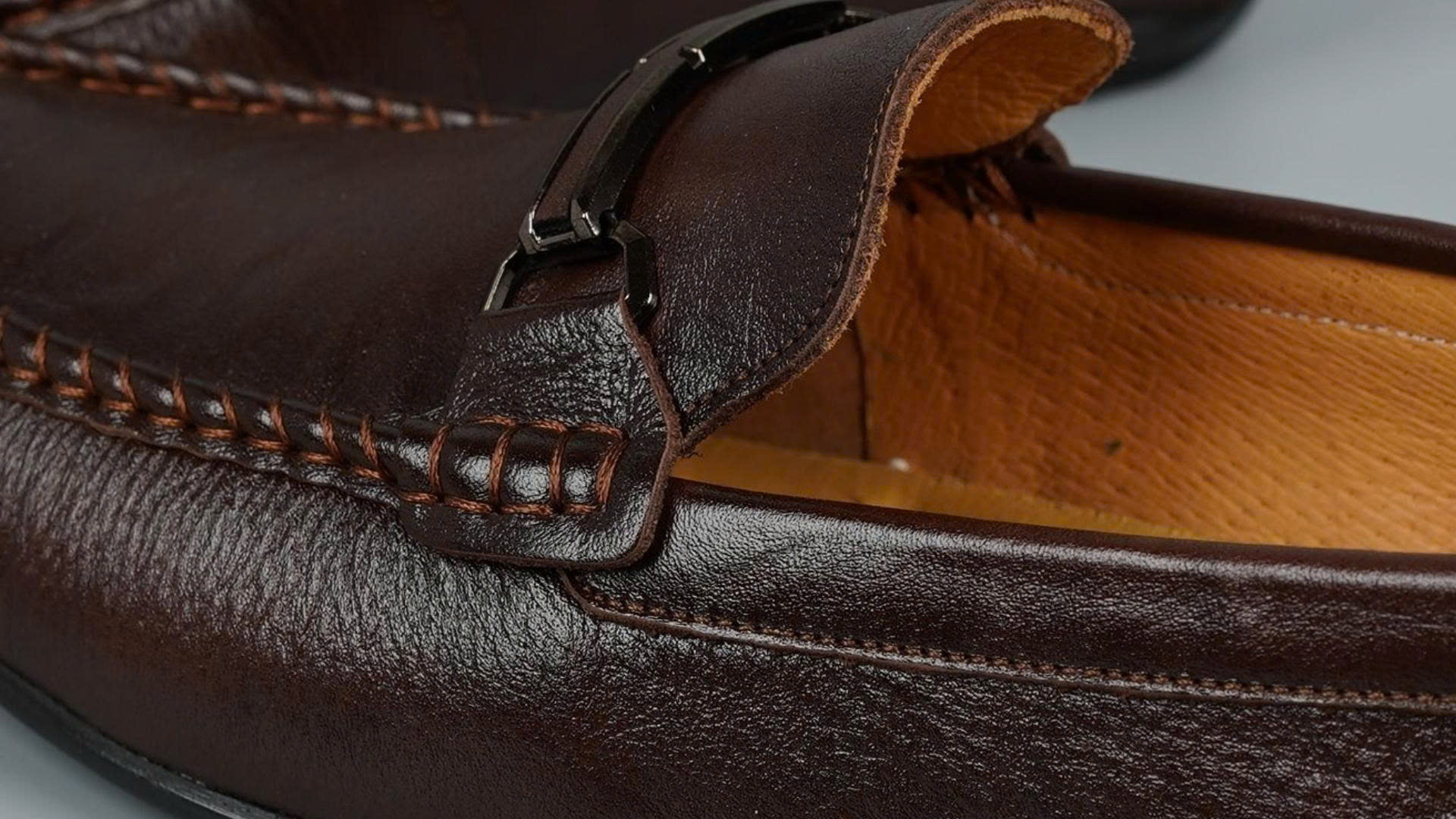 Clarks - Lịch lãm và thoải mái
