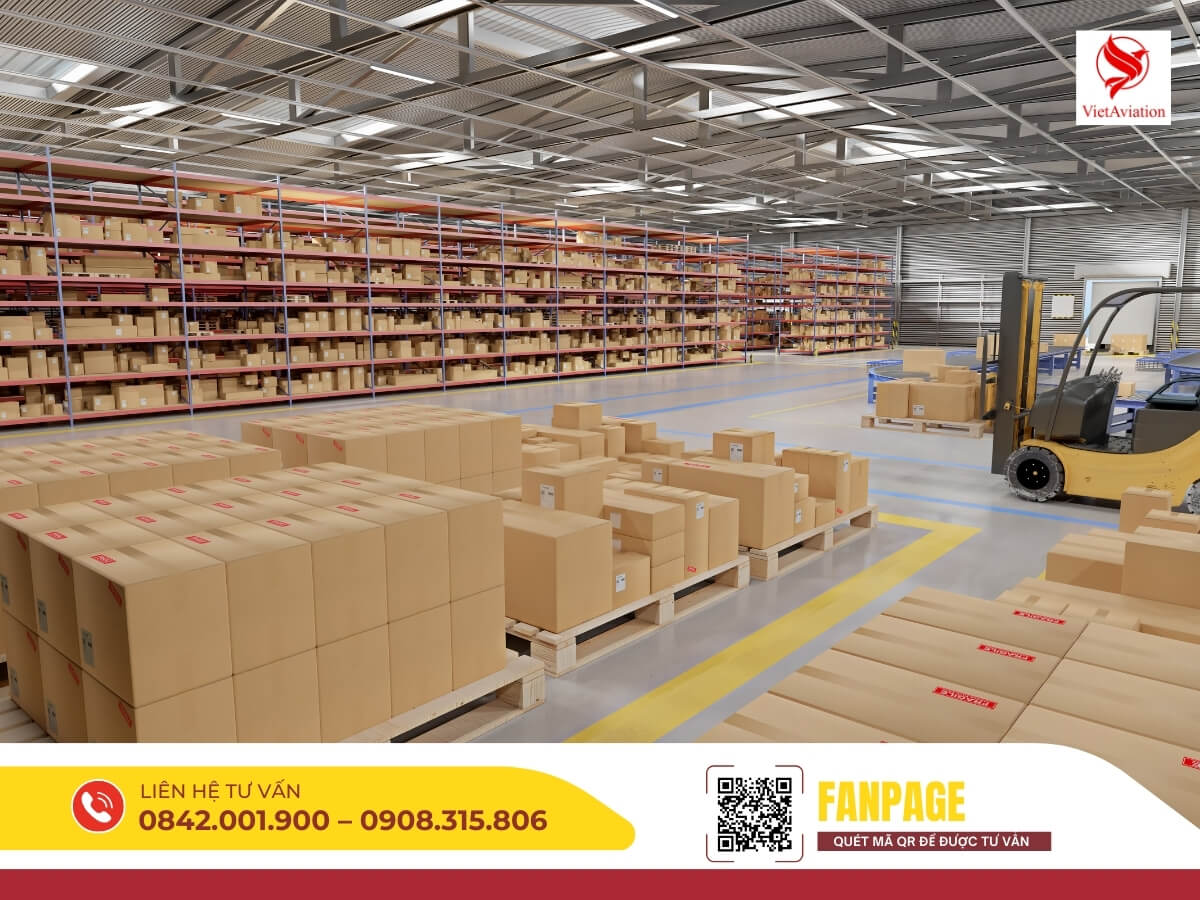 Kho bãi VietAir Cargo chứa hàng chuyển phát nhanh Trung Quốc – Việt Nam.