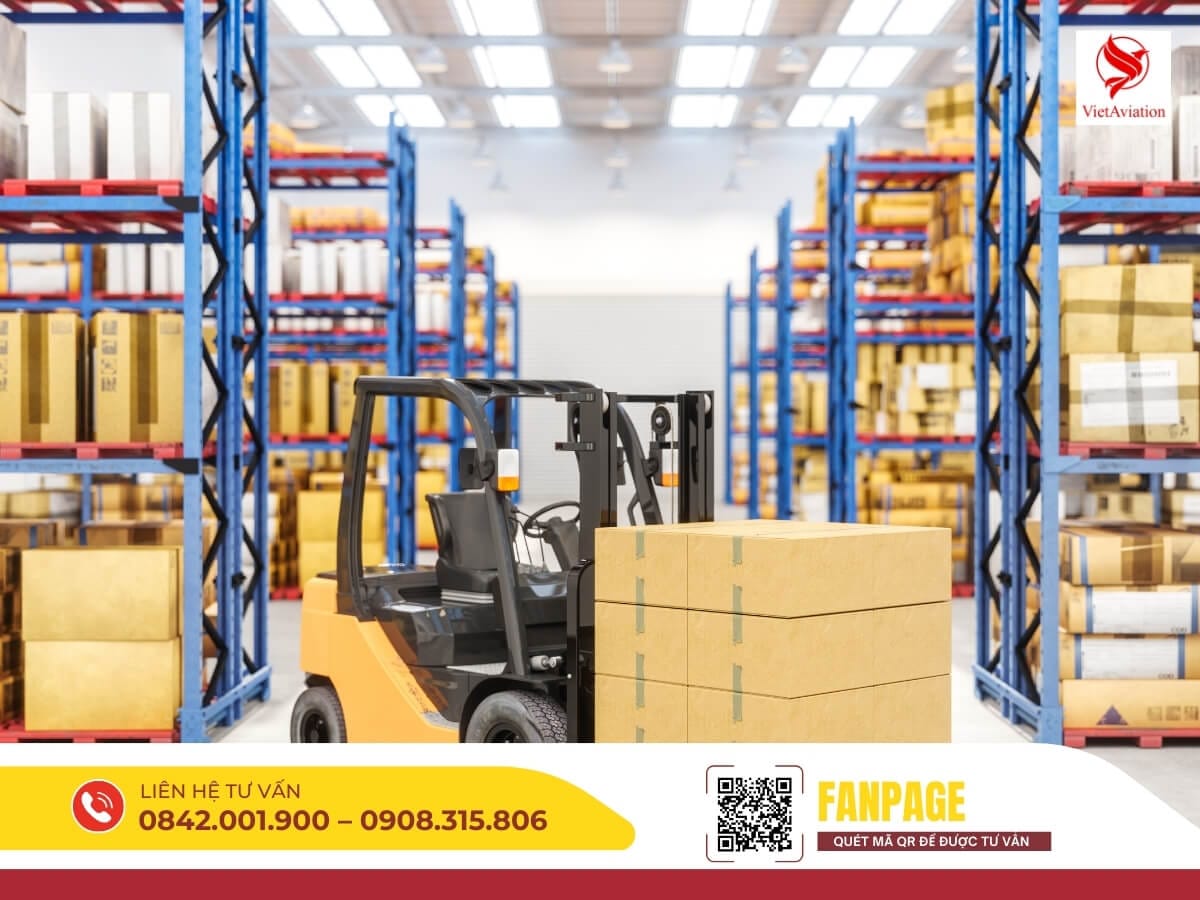 Kho lưu trữ hàng hóa quy mô lớn phục vụ dịch vụ chuyển phát nhanh từ Trung Quốc về Việt Nam.