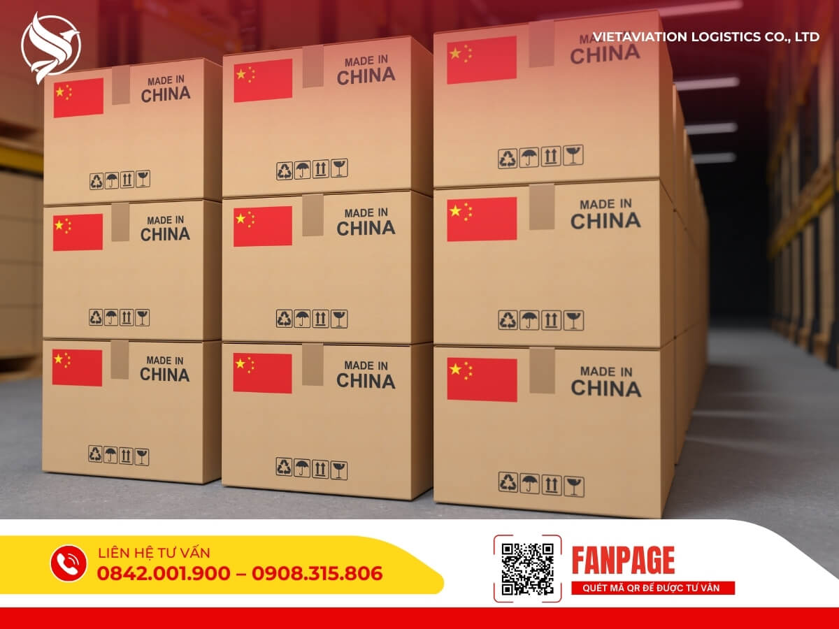 Các kiện hàng “Made in China” chuẩn bị xuất kho vận chuyển về Việt Nam