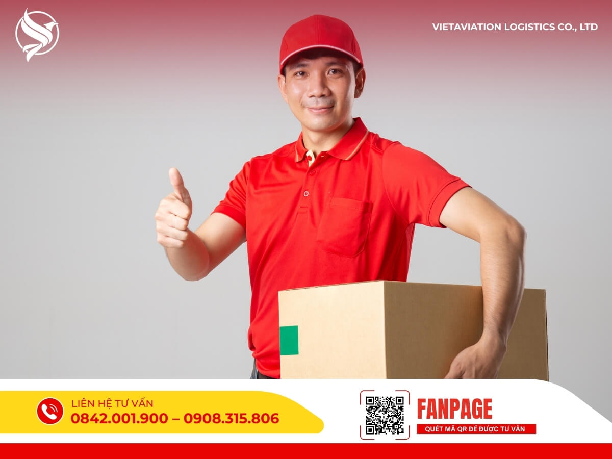 Nhân viên giao hàng chuyên nghiệp, thân thiện, vận chuyển hàng Trung Quốc về Việt Nam giá rẻ.