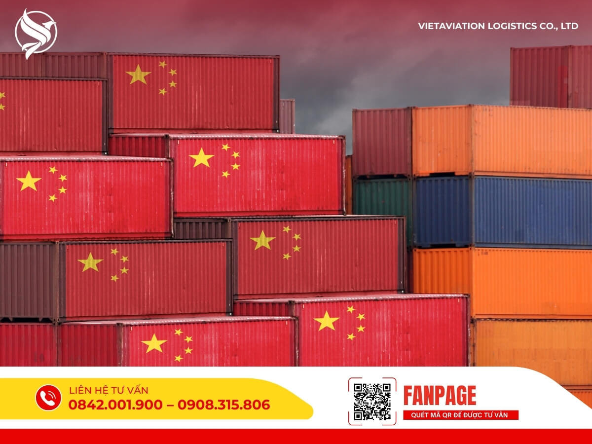 Các container in cờ Trung Quốc dùng trong vận chuyển hàng tiểu ngạch về Việt Nam