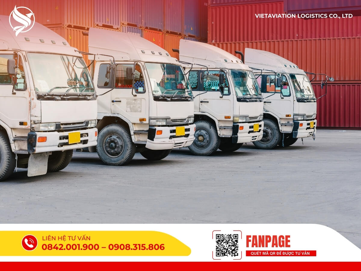 Đội xe vận tải chuyên dụng phục vụ chuyển phát nhanh Việt Nam Trung Quốc, đảm bảo giao hàng nhanh chóng.