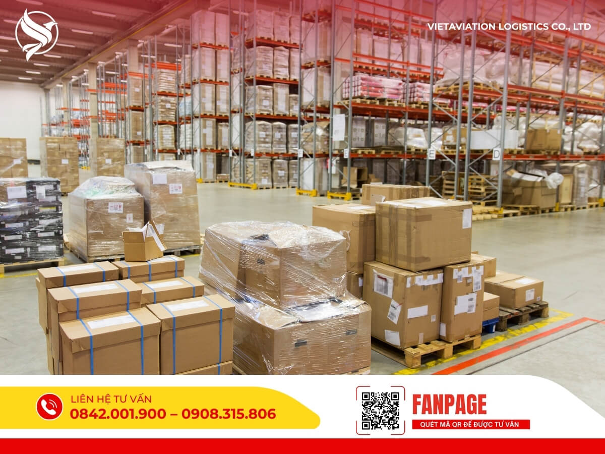 Hệ thống kho bãi hiện đại phục vụ lưu trữ và vận chuyển hàng từ Trung Quốc về Hồ Chí Minh.