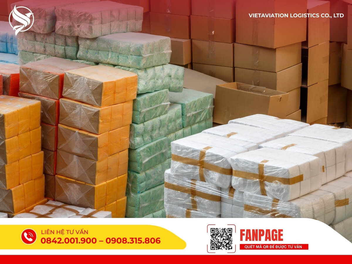 Kho hàng tập kết lớn của dịch vụ chuyển phát nhanh đi Trung Quốc, đáp ứng nhu cầu vận chuyển đa dạng, nhanh chóng.