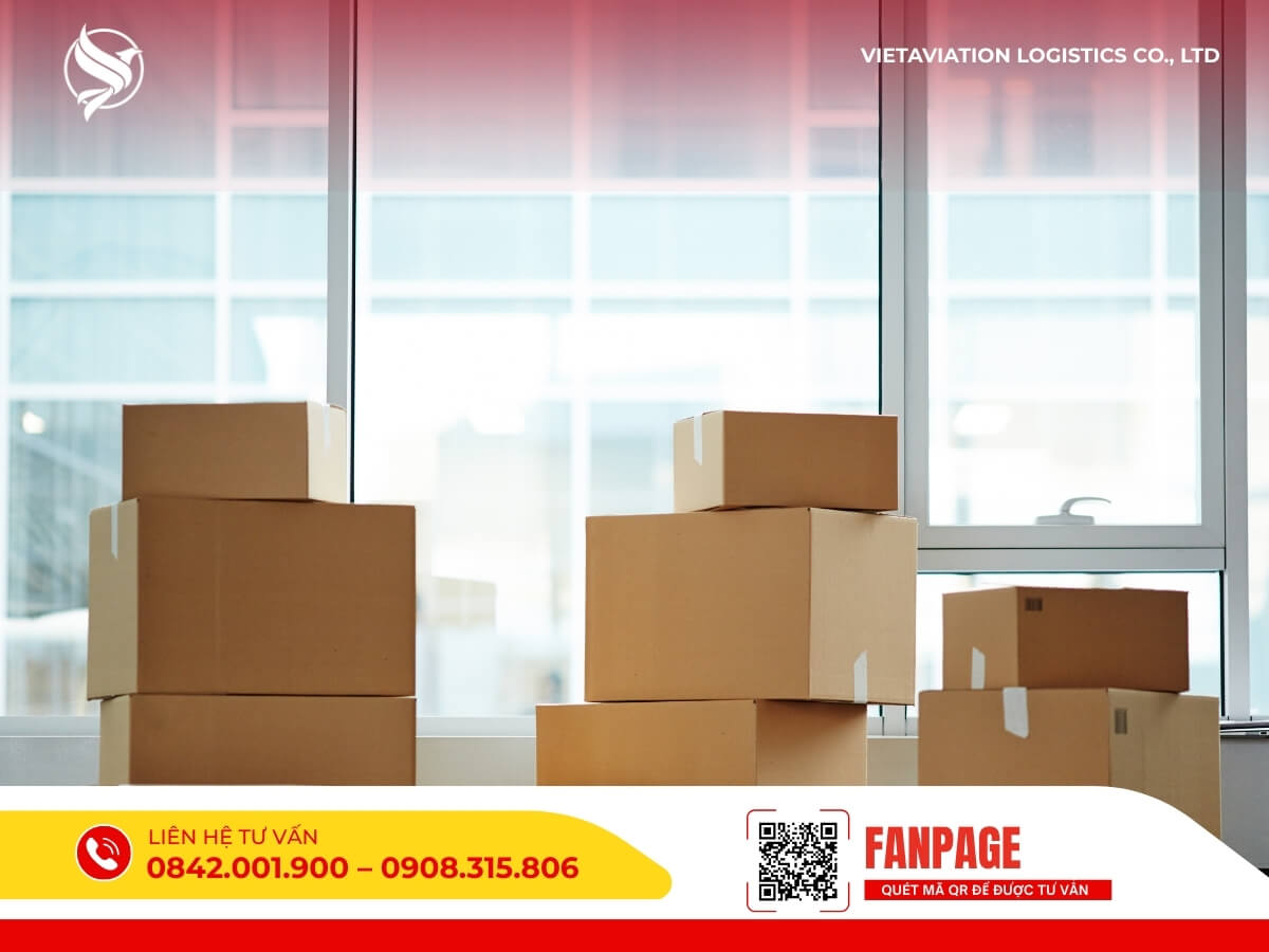 Các thùng hàng được chuẩn bị tại văn phòng, sẵn sàng chuyển sang Trung Quốc.