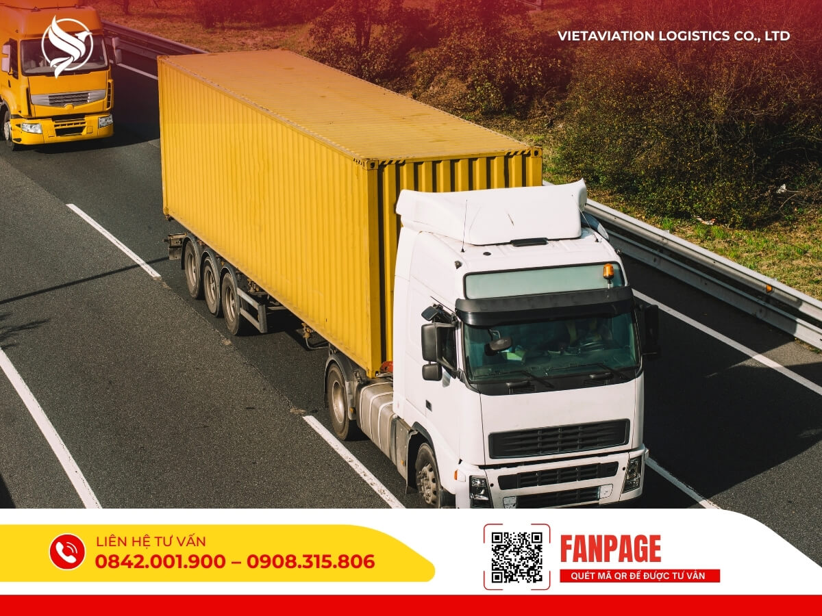 Xe container vận chuyển hàng hóa từ Việt Nam đi Trung Quốc qua đường bộ.