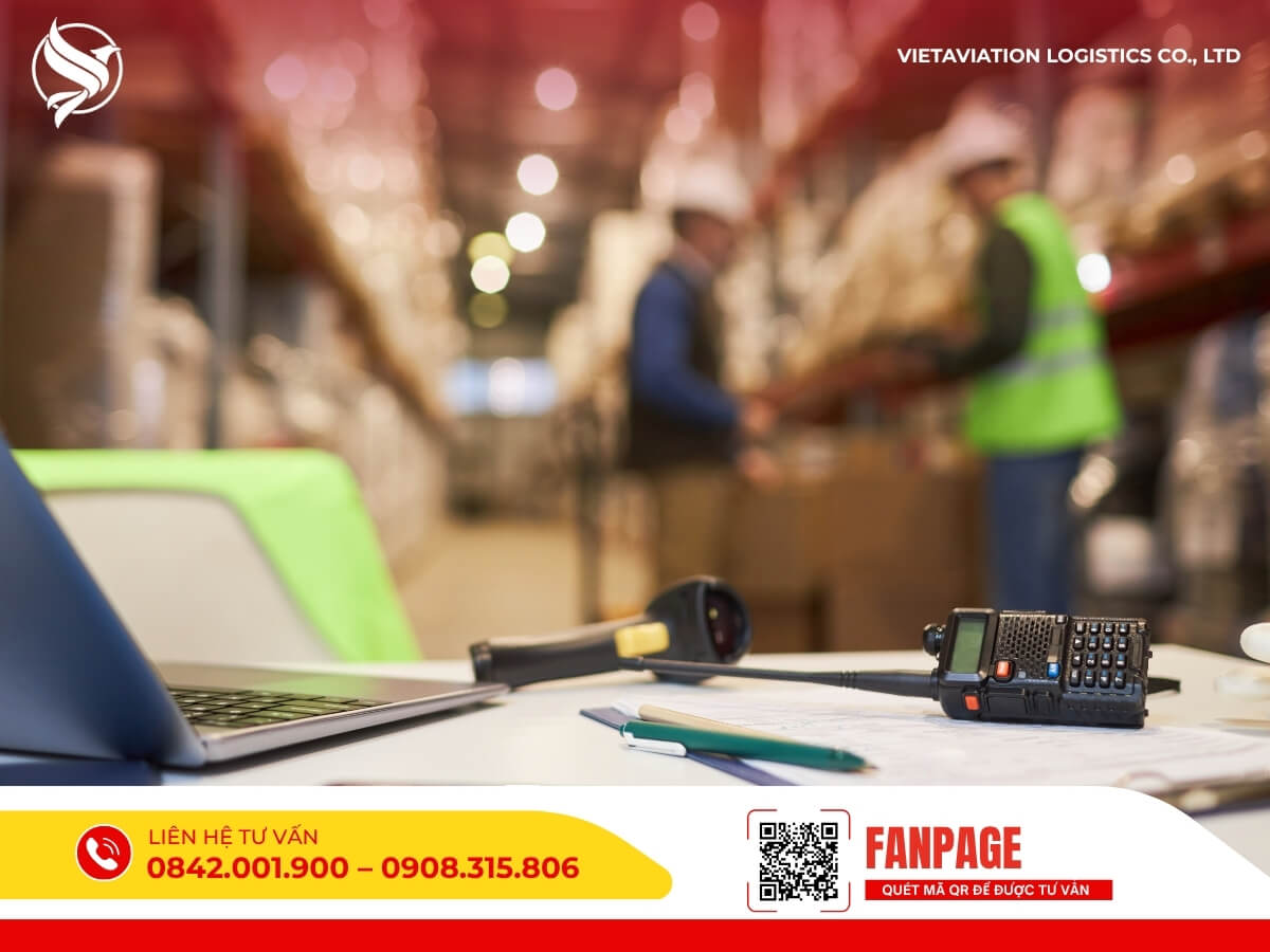 Nhân viên Vietaviation Logistics kiểm đếm, đóng gói hàng xuất khẩu sang Trung Quốc cẩn thận, chính xác.