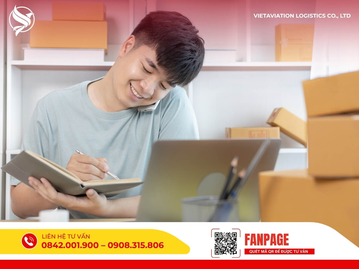 Ghi chép đơn hàng và liên hệ dịch vụ vận chuyển hàng đi đảo Hải Nam Trung Quốc.