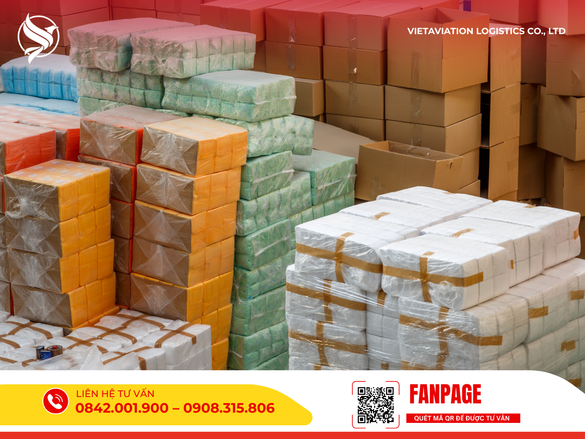 Các kiện hàng được phân loại và đóng gói kỹ lưỡng tại kho.
