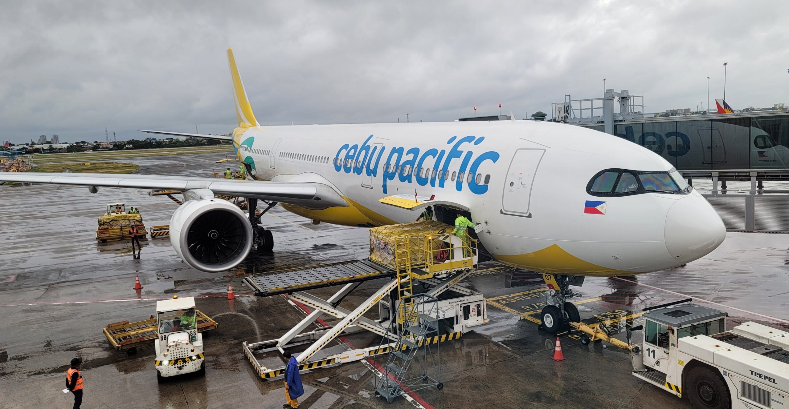 Hãng vận tải hàng không Phillippines Cebu Pacific. Chuyển phát nhanh VietAviation
