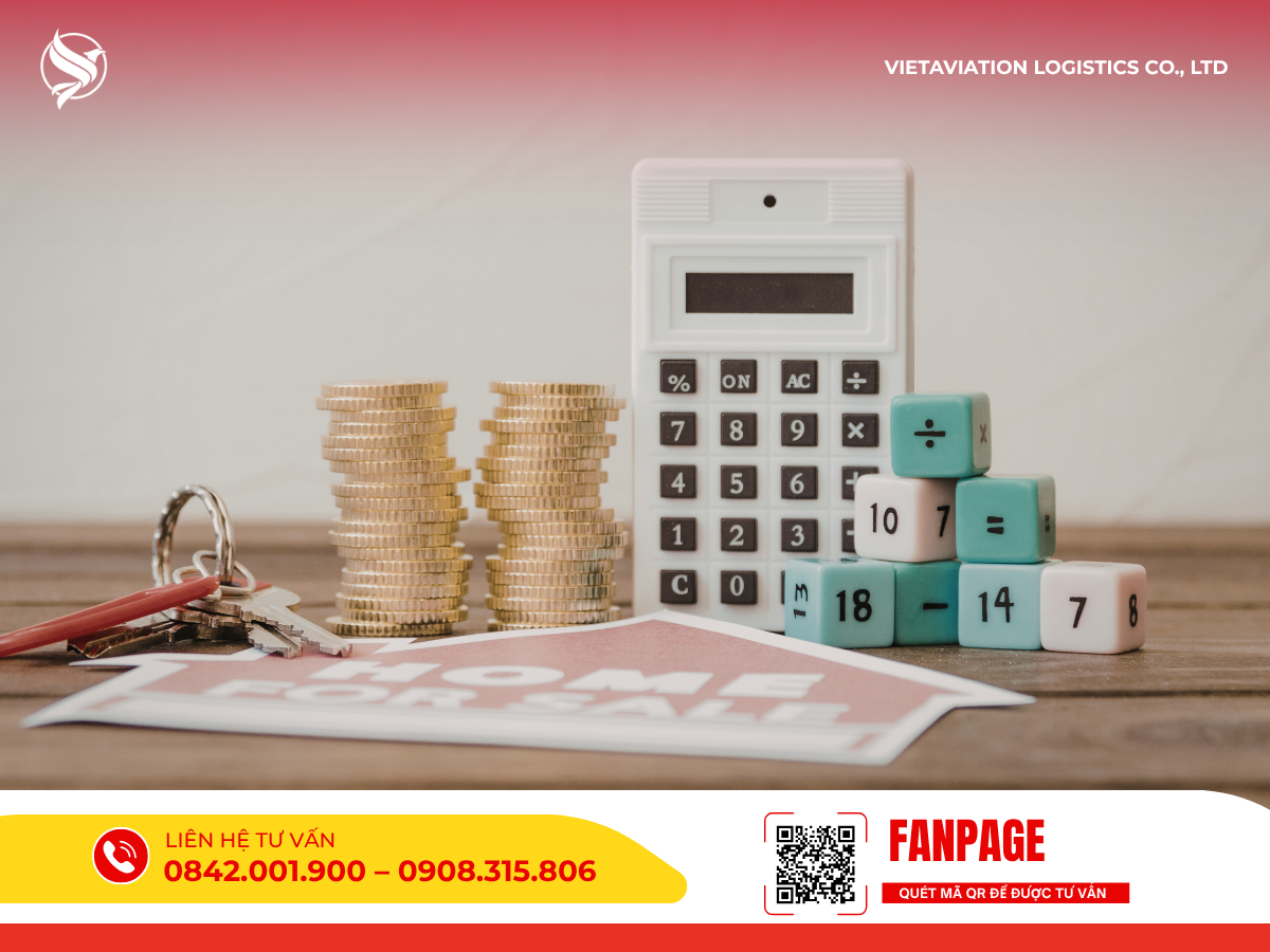 Máy tính, tiền xu và xúc xắc phép tính trên nền thông tin VietAviation Logistics.