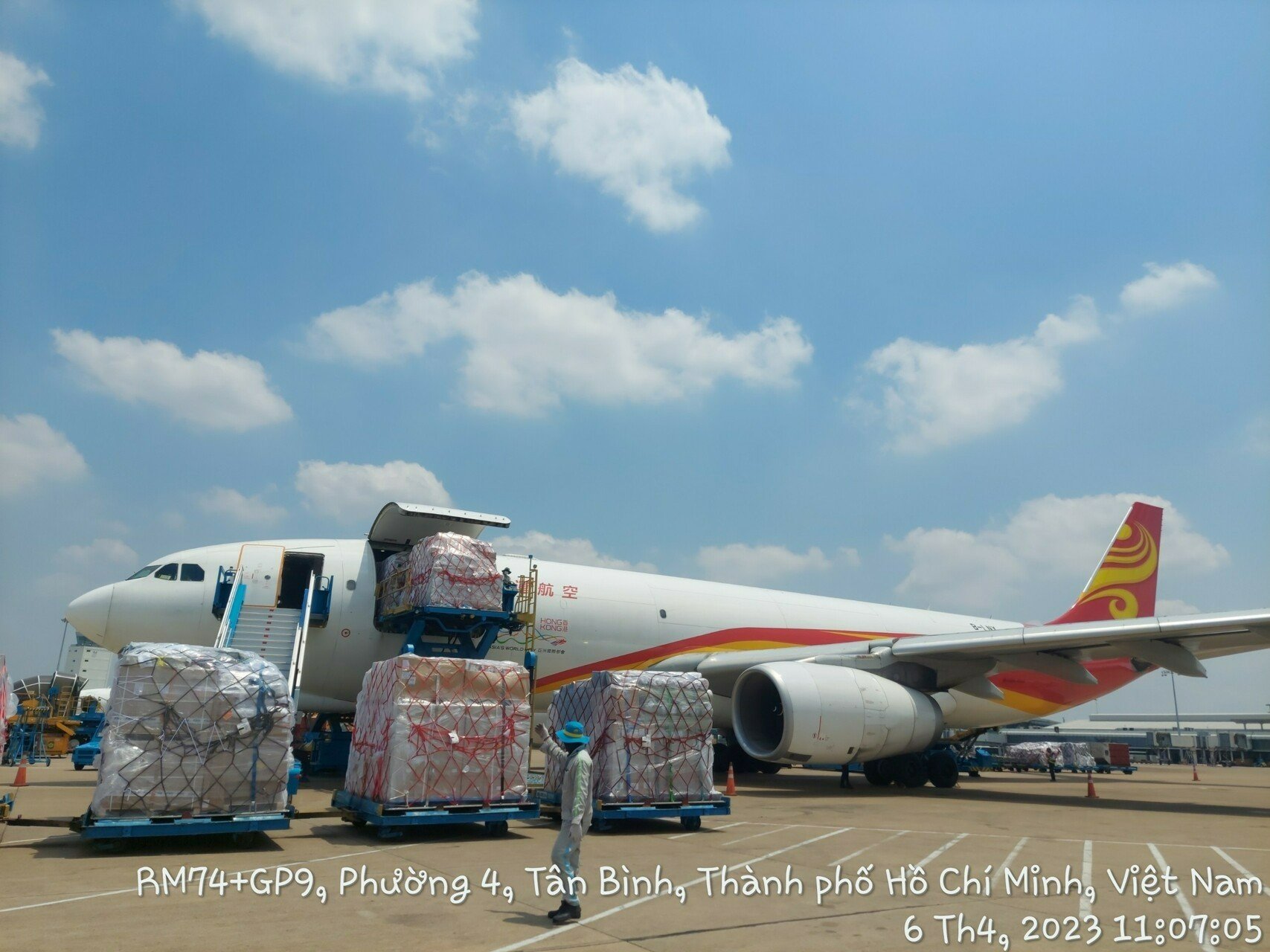 Nhập hàng Trung Quốc về sân bay Sài Gòn Tân Sơn Nhất 